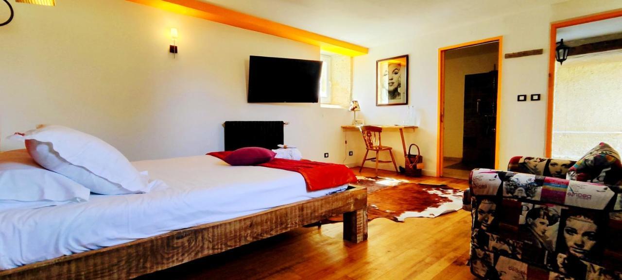 Logis Hotels Domaine Du Chatelard Dirac Exterior foto