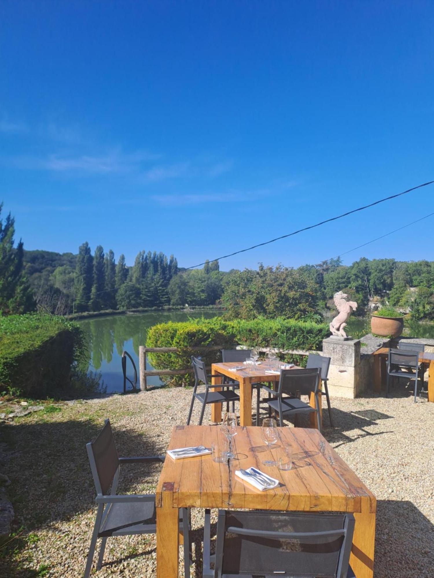 Logis Hotels Domaine Du Chatelard Dirac Exterior foto