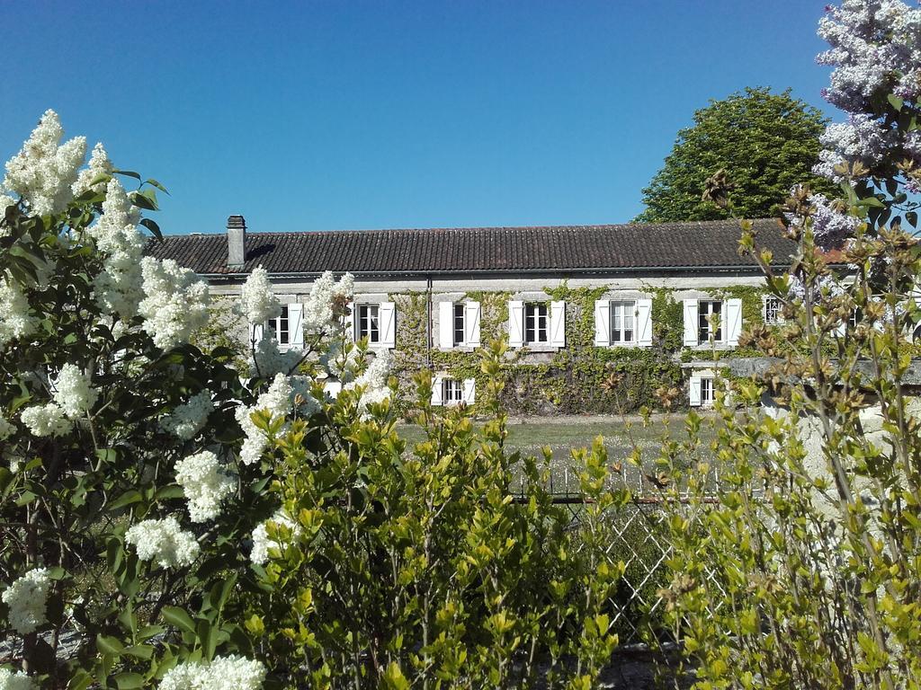 Logis Hotels Domaine Du Chatelard Dirac Exterior foto