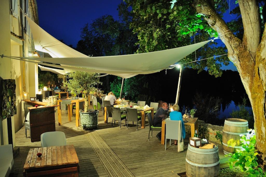 Logis Hotels Domaine Du Chatelard Dirac Exterior foto